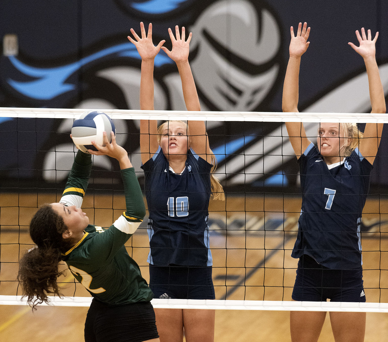 Unity Christian vs Gehlen Catholic volleyball